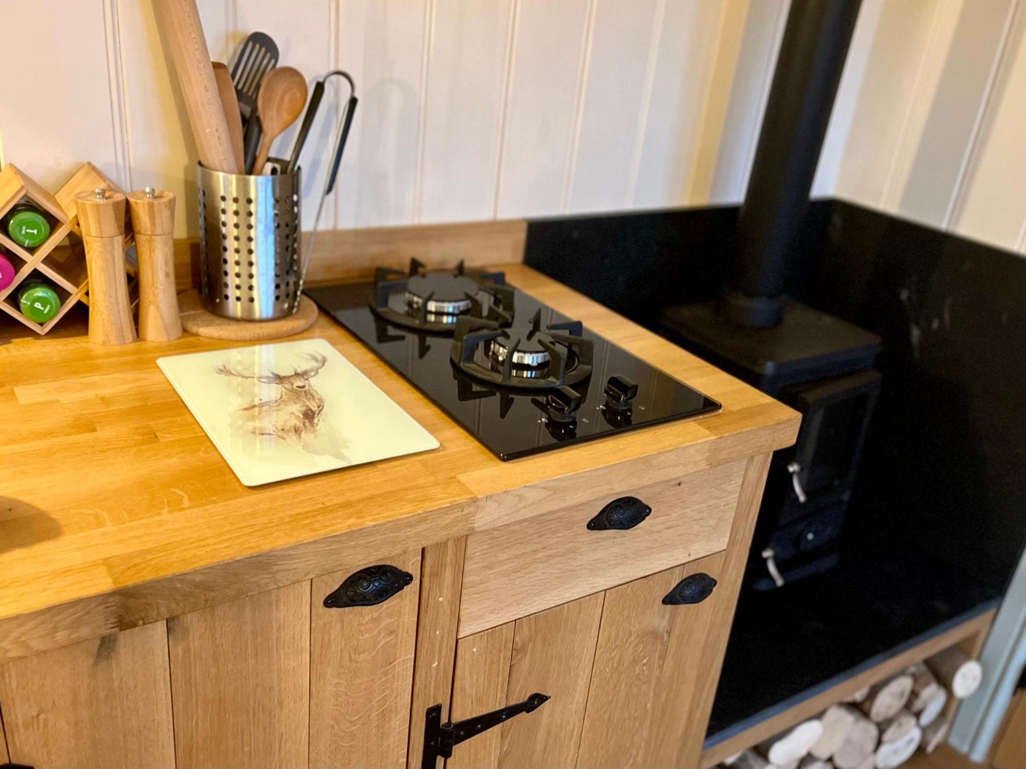 The Deer Hut Apartment Burpham ภายนอก รูปภาพ